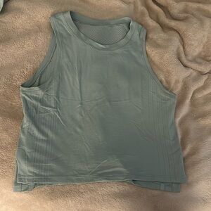 Lululemon train to be tank